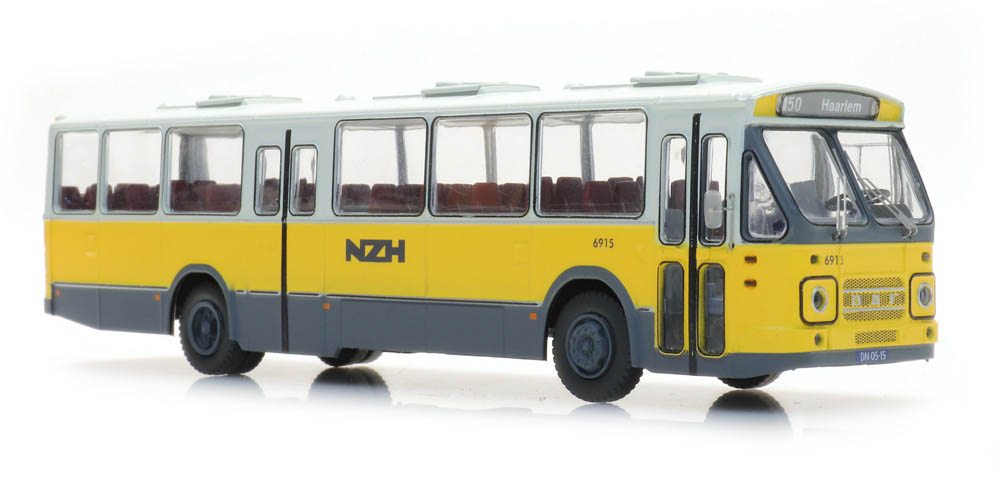 118-487.070.11 - H0 - Regionalbus NZH 6915, DAF Vorderseite 1, Ausstieg Mitte